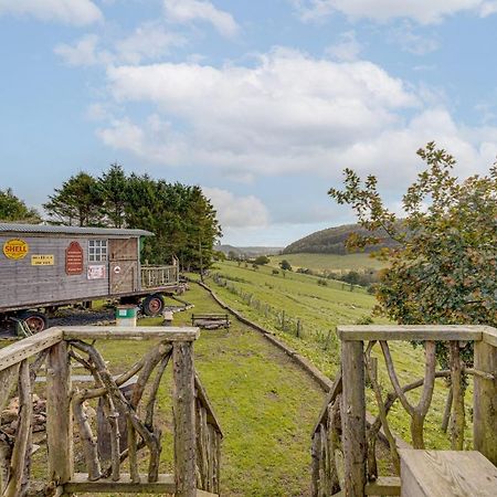 2X Double Bed - Glamping Wagon Dalby Forest Scarborough Dış mekan fotoğraf